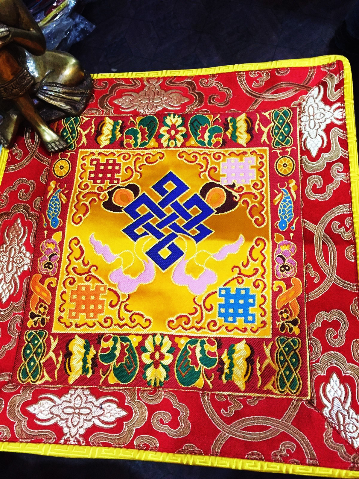 Tibetan Endless Knot Silk Table Cover/placemat