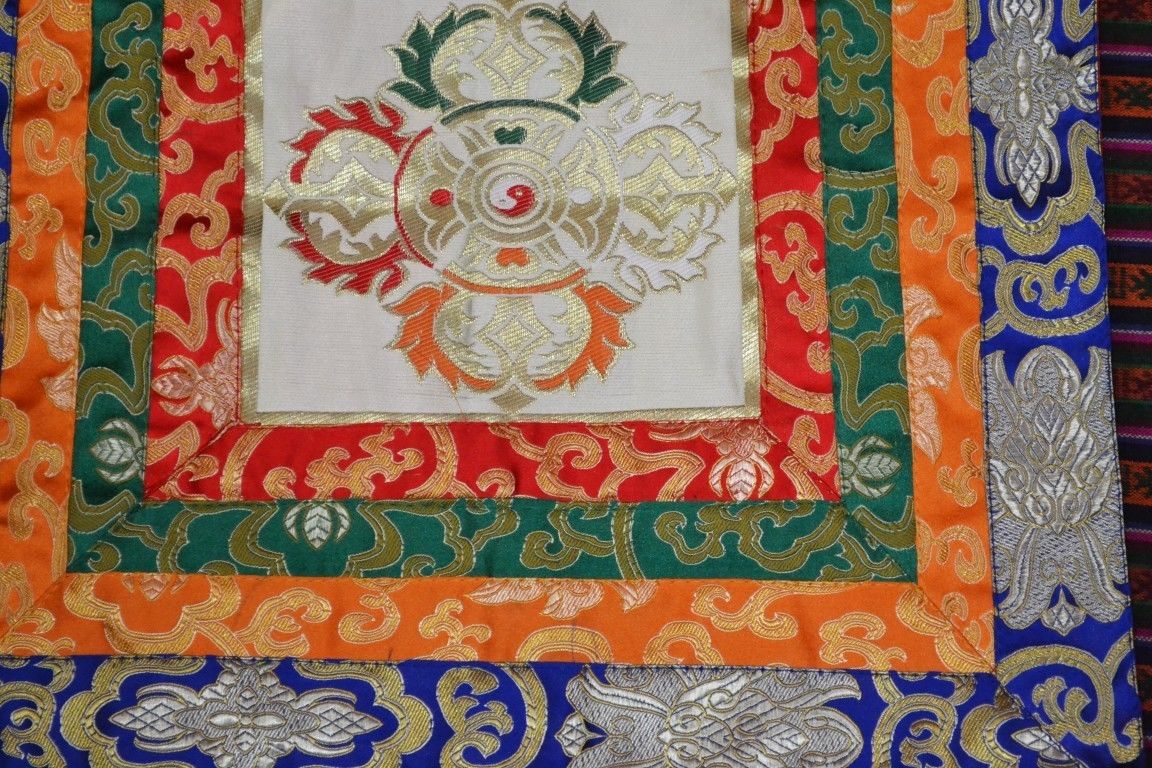 Tibetan Buddhism Dorje Design Table Cloth